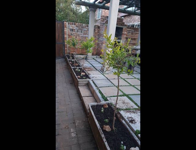 2 BEDROOM TOWNHOUSE FOR SALE IN ANNLIN